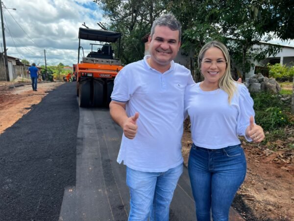 Deputado Júnior França vistoria obra de pavimentação asfáltica do Bairro Mutirão em Santa Luzia