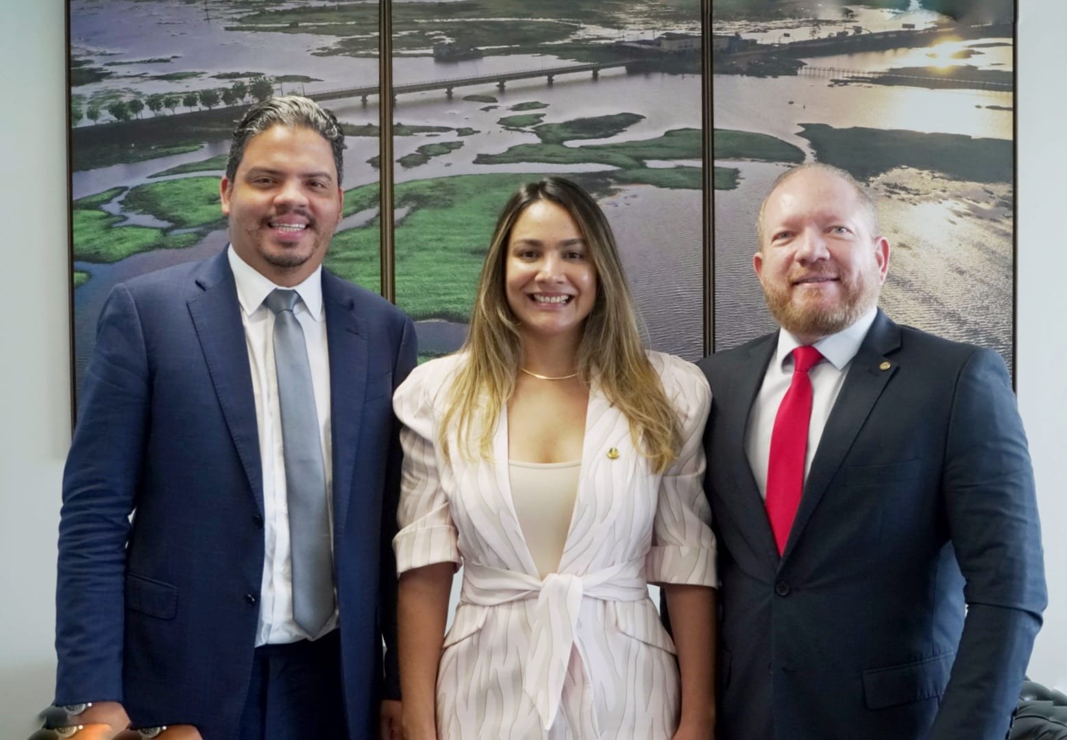 Luciano Genésio tem encontro produtivo com senadores em Brasília