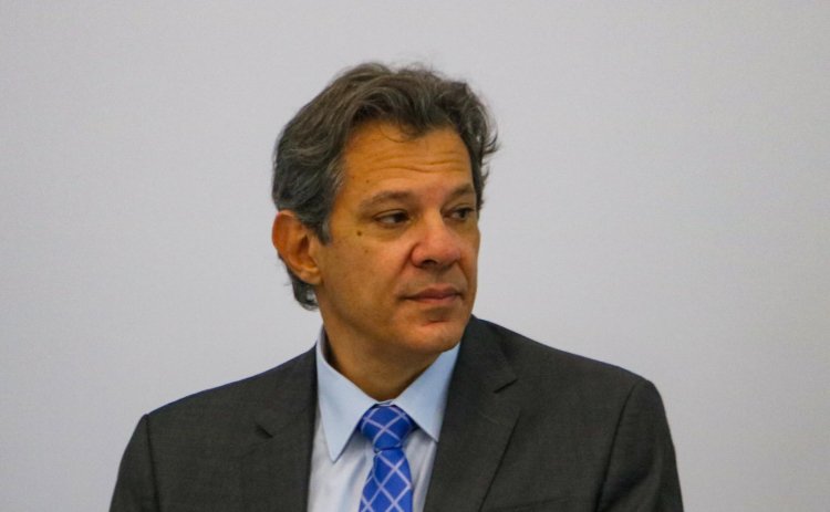 Haddad negocia com bancos corte de juro do cartão de crédito rotativo: ‘Prejudica muito a população de baixa renda’