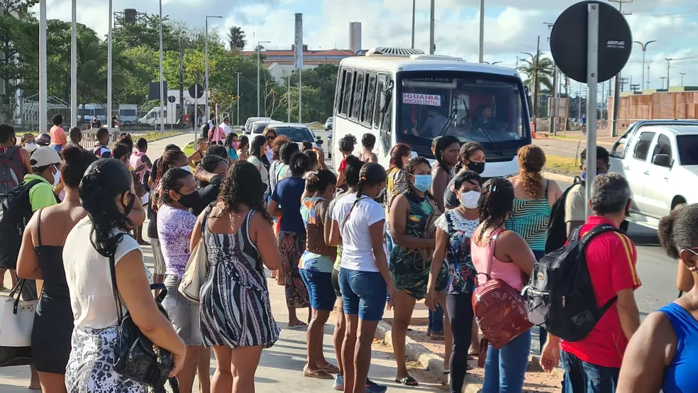 Mais uma greve de ônibus ilegal e população penalizada pelo sindicato