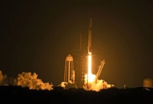 SpaceX tentará lançar o foguete mais poderoso da história na segunda-feira